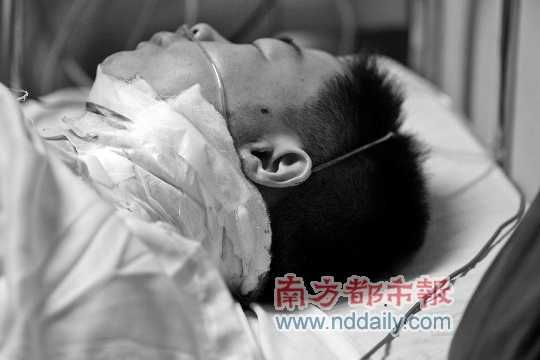 深圳医护人员被砍伤续:行凶者曾花数千元做手术