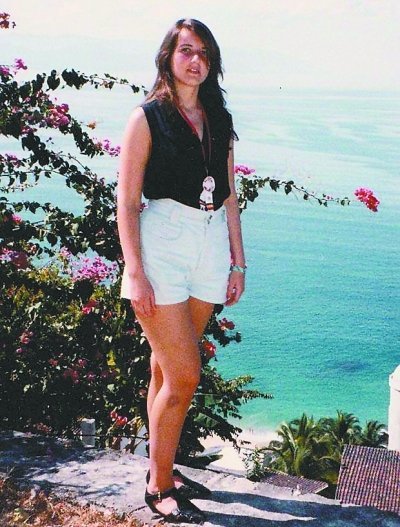 女子如今体重仅27公斤 减肥减成“活骷髅”(图)