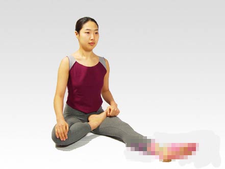 5个简单瑜伽瘦腿动作 减肥瑜伽瘦腿步骤