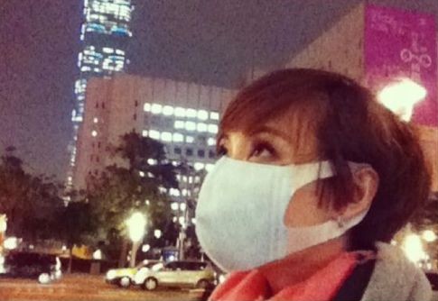 简单易学“口罩妆” 雾霾天吸睛大法