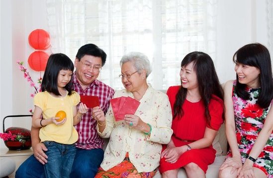 英国曝15000人为吸血一族 组内成员互相吸血