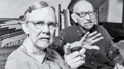 手术台前自拍医生遭处理 副院长被免职