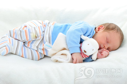 婴儿睡觉会呼吸暂停 家长应多久查看一次
