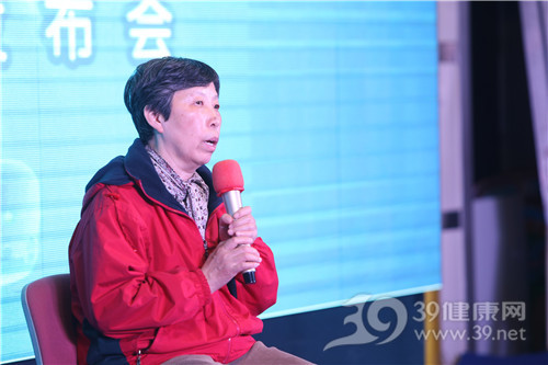 北京大学第六医院教授贾美香在会上介绍自闭
