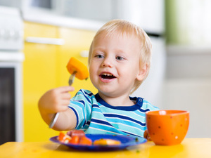 孩子的饮食习惯应从出生开始培养