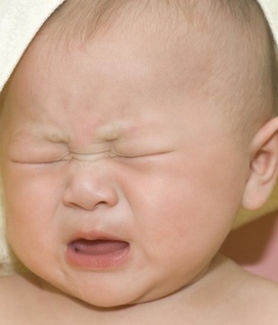 为什么剖腹产宝宝更容易哭闹