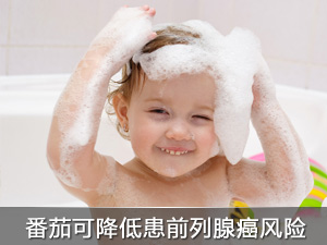 洗对澡缓解宝宝冬季皮炎