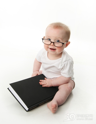孩子 婴儿 书本 阅读 看书 眼镜 学习_9939636_xxl