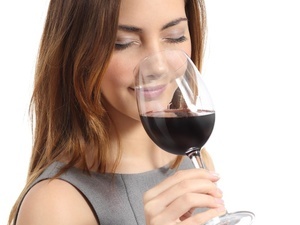 适量喝红酒可预防胃溃疡