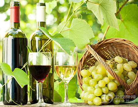 秋季葡萄大量上市！自制葡萄酒喝还是不喝？