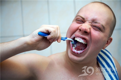 青年 男 刷牙 牙刷_10657720_xxl