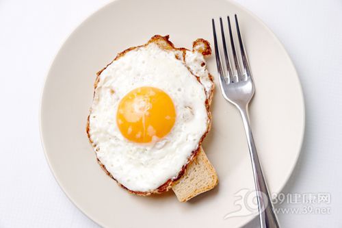 鸡蛋 煎蛋 荷包蛋 早餐 蛋黄 面包 叉子_6669786_xxl