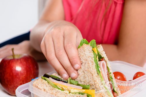 女性饮食健康要注意哪些？女性泛亚电竞入口怎样的饮食习惯才是健康的？(图1)