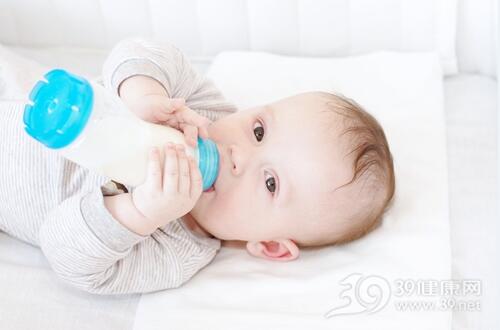 宝宝出现这些症状可能是奶粉过敏