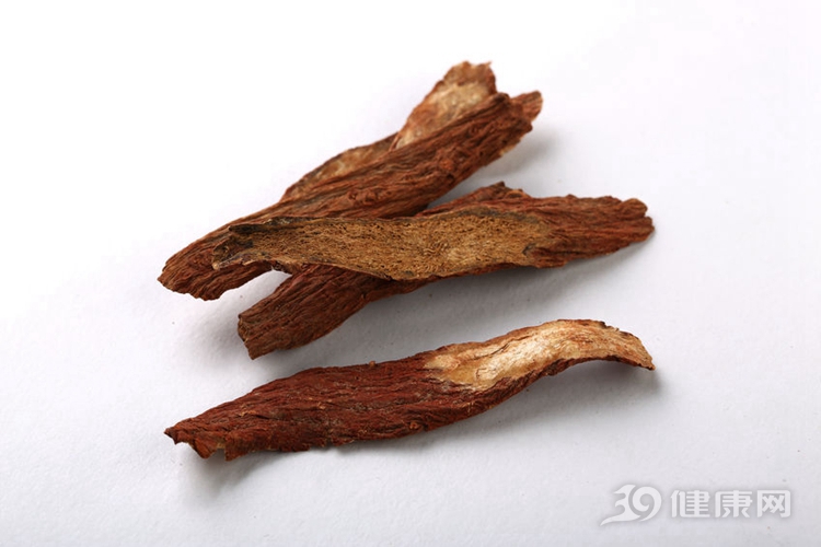 丹参最容易和这种药材混淆，你能区分吗？