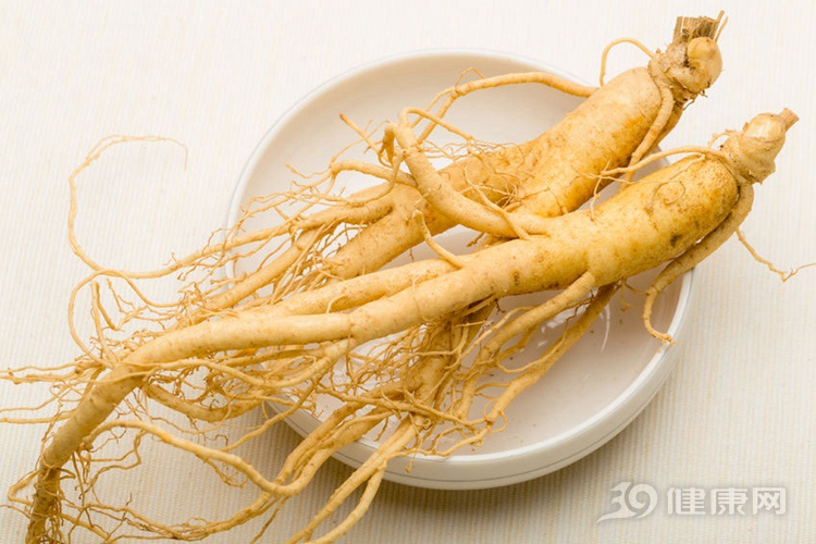 中医：女人这么吃，能“瓦解”更年期综合症！