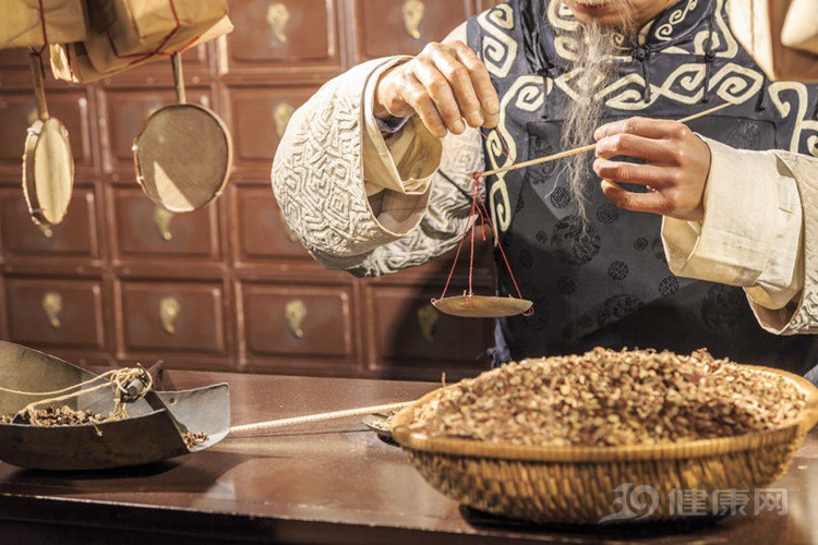 这种广东随处可见的草，居然能治8种病！后悔知道晚了