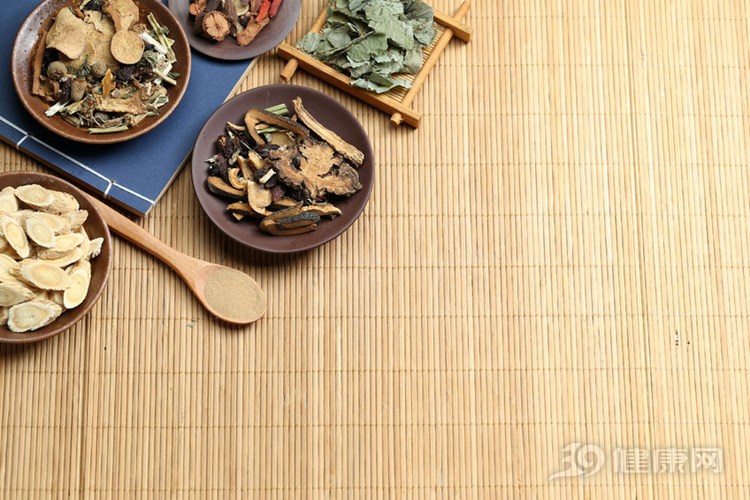这种广东随处可见的草，居然能治8种病！后悔知道晚了