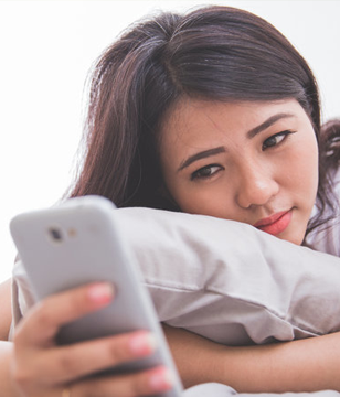 卧床玩手机带来的坏处和该怎么正确玩手机？