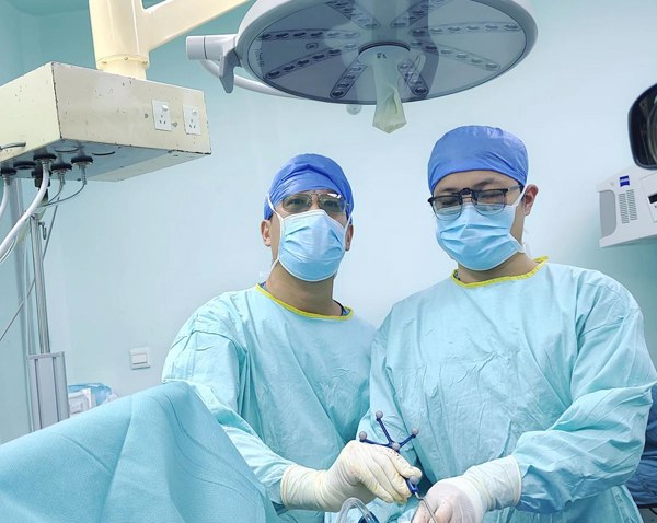 医生戴着“3D眼镜”为患者做保乳手术，精准微创治疗再上一个台阶