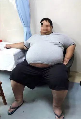一个440斤的广州胖子，决定减肥