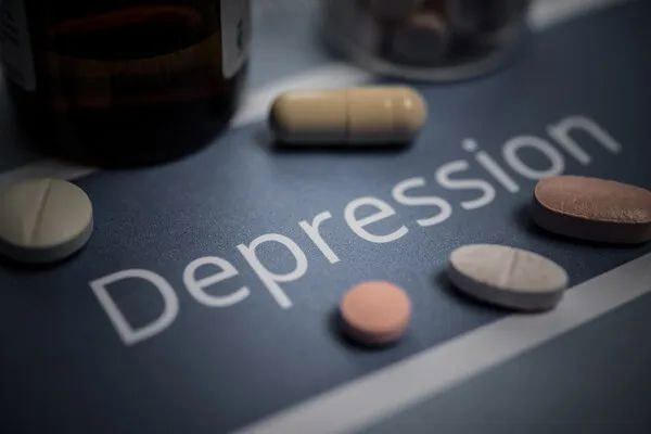 精神卫生专家尹平谈抑郁症：有药可治，可以治愈