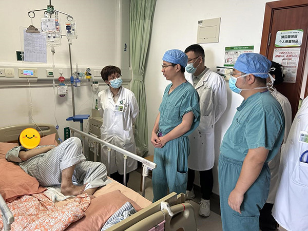 18岁男孩消化道大出,,“元凶”竟是肠管多了一个“小口袋”