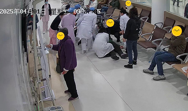 仅用18分钟跑赢死神!74岁老人突发心梗,上演教科书式抢救