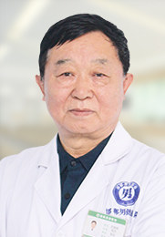 刘国保 主任医师 毕业于中国人民解放军海军学院 担任泌尿外科主任18年 任县人民医院院长