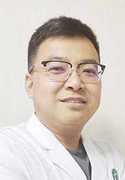 赵亮 主治医师 中国泌尿外科学会会员 北京大学吴阶平泌尿外科医学中心主任