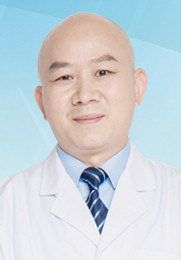 江书刚 主任医师 沈阳市国医甲状腺医院业务副院长

