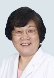 季素珍 主任医师 北京大学第一医院皮肤科主任医师 有40余年的皮肤科工作经验 侧重于色素性皮肤病及各科皮肤病的诊治