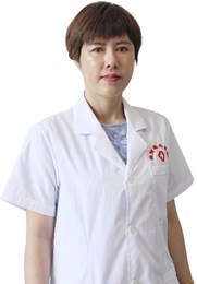 刘静月 妇科主任 从事妇产科临床及教学工作二十余年 具有深厚的妇科理论知识和丰富的临床经验 深受同行及患者的好评