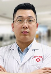 李兴东 主治医师 长期从事男科工作 善于将现代科技医疗设备 从事泌尿系统疾病的诊治和科研工作近30年