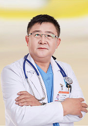 王东记 主任医师 毕业于中国中医药大学 出身于中医世家 从医30余载