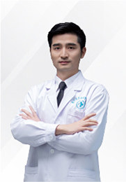 冯潇 医师 从事男科临床工作多年 在性功能障碍的临床研究方面有深厚临床经验 深受患者信赖与肯定