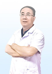 张景龙 主任医师 出生于医学世家 担任市级男科学会常委 省级中医药协会会员