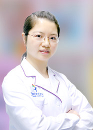 汪纯芳 资深中医师 近15年专注与中医儿科的诊疗与临床研究 先后在北京等地大医院工作进修