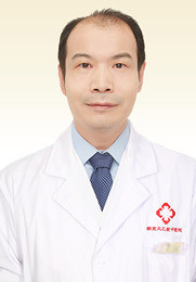 刘殿波 主任医师 从事中医临床30余年 江苏省中医药学会委员 世界自然医学会委员