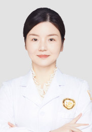 任慧慧 资深主任 中国胎记血管瘤协会会员 西南地区胎记精准医学学组委员 全国胎记医学会论中心专家组成员