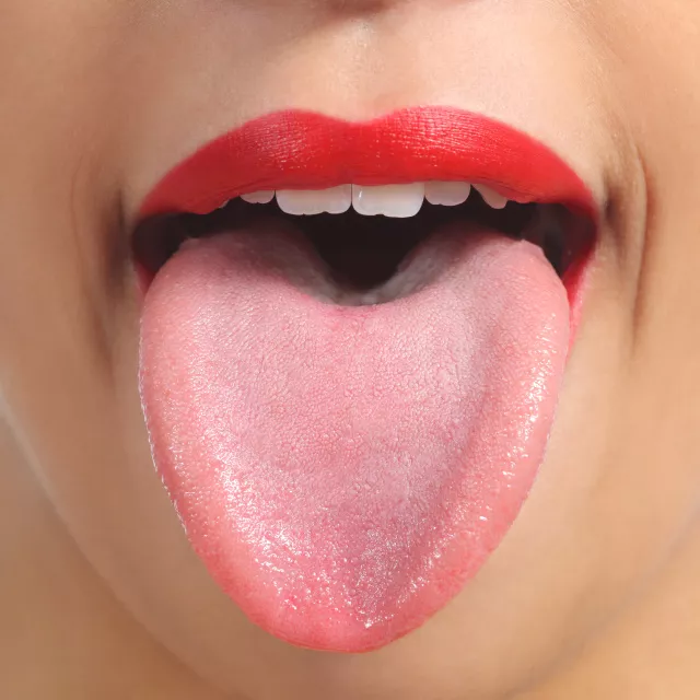 为什么吃饭总是咬到舌头？别大意，或许是这3种疾病“找上门”